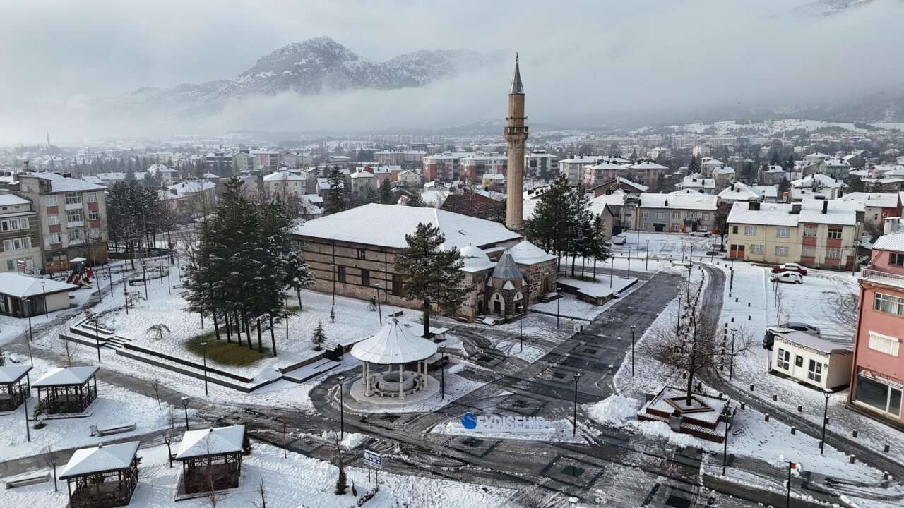 Seydişehir’e beklenen kar geldi! Konya’nın ünlü parkından kış masalı kareler 1